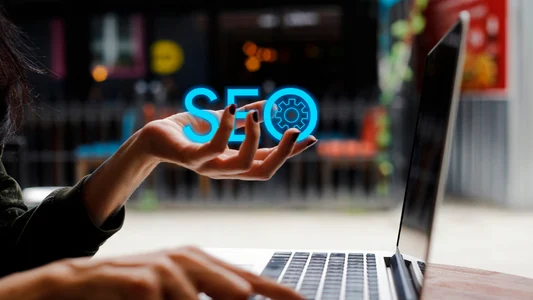 E-E-A-T Webdesign: Trust-Signale für Google & Besucher