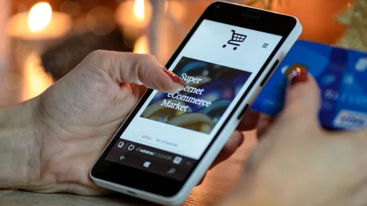 Mobile-First Design in der Praxis: Thumb-Zones, Breakpoints, Touch-Targets
